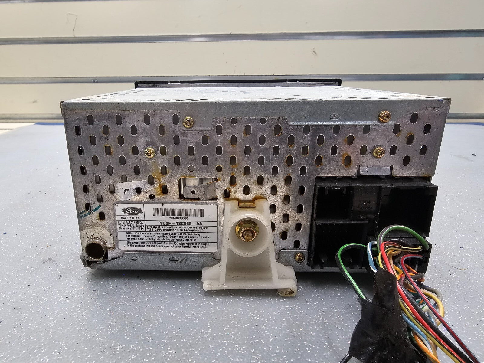 🔥2001 - 2005 Ford Lincoln Mercury OEM AM FM Radio Single CD Player Receiver