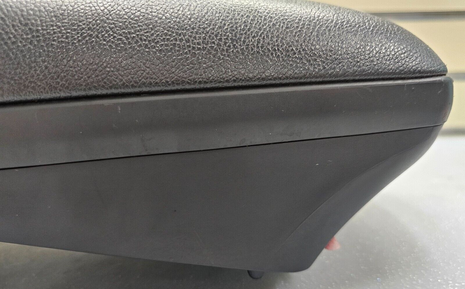 11-13 Hyundai Elantra Center Console Leather Armrest Lid Top Pad Assembly Black