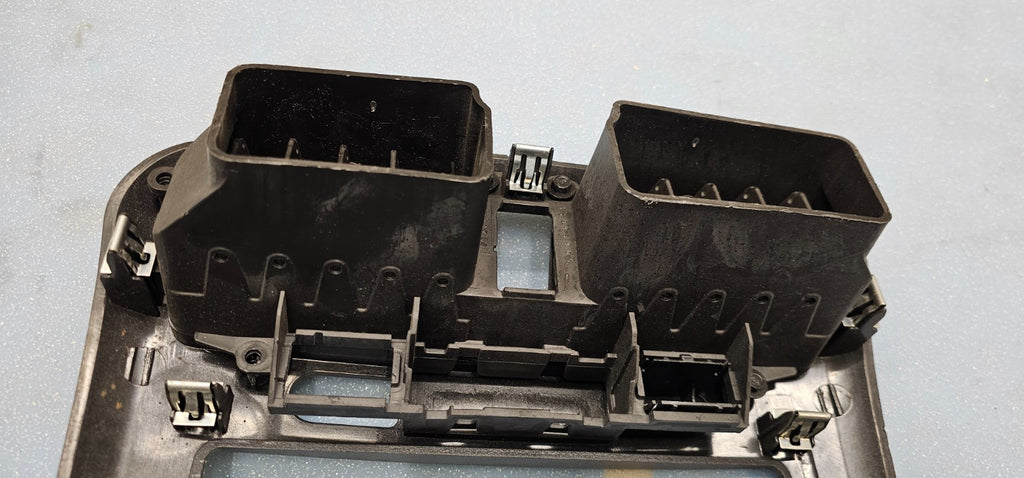 🔥05-06 Chevy Equinox Center Dash Radio Climate Control Bezel Trim Panel Silver