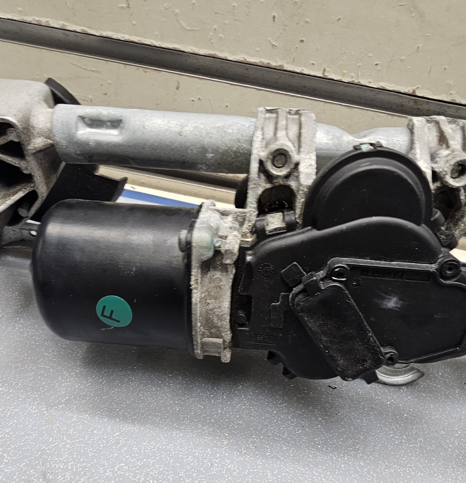 🔥2011-2017 NISSAN JUKE  Windshield Wiper Motor w/Linkage