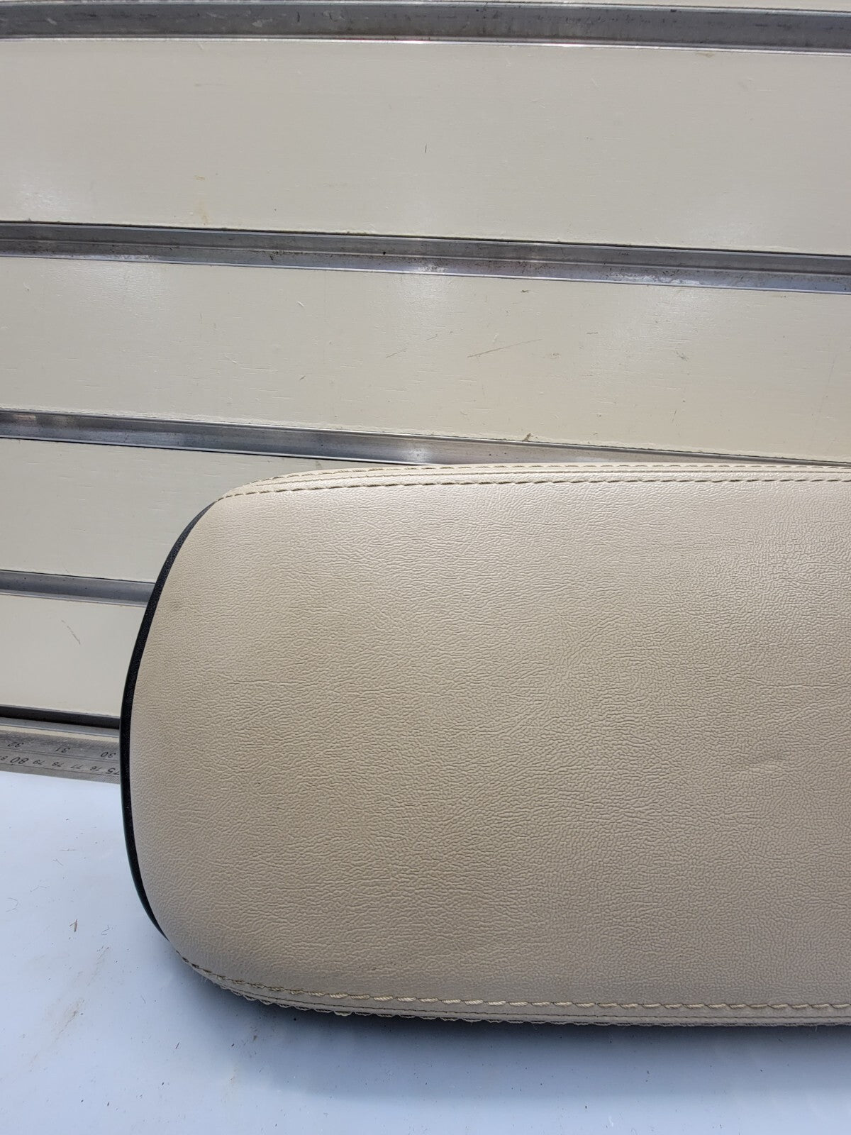 🔥2011-2014 CHRYSLER 200 DODGE AVENGER CENTER CONSOLE LID ARM REST TAN