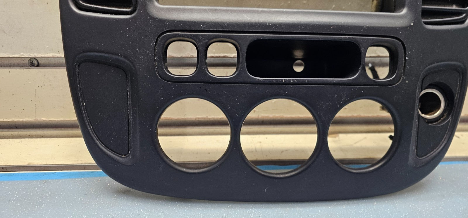 🔥01-07 FORD ESCAPE CENTER DASH RADIO A/C CLIMATE TRIM BEZEL BLACK OEM