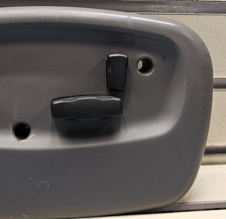 🔥2002-2005 GMC Envoy Power Directional Seat Switch LEFT DRIVER Side GRAY OEM