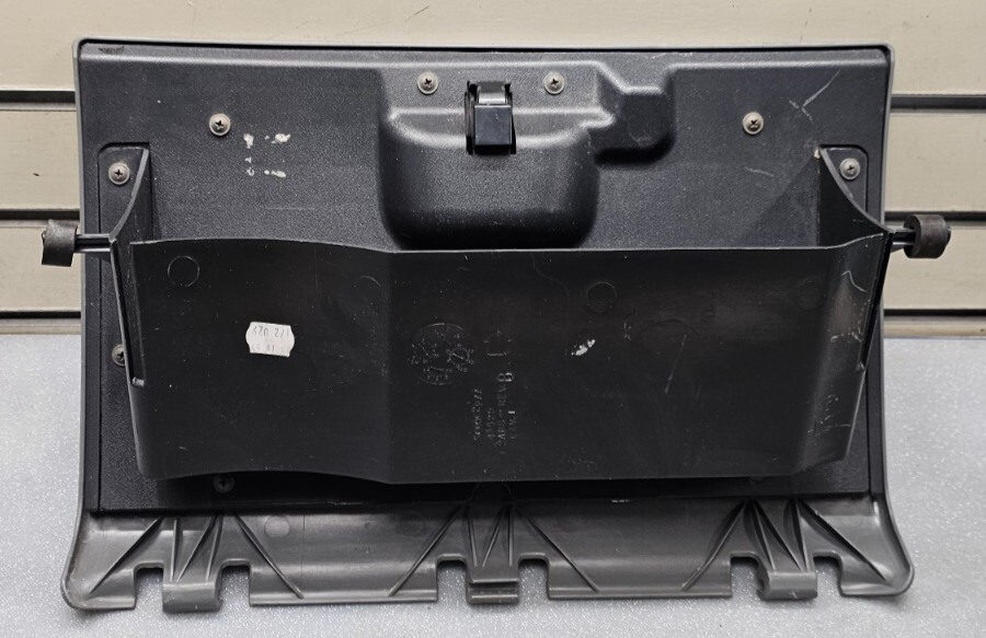 🔥01-07 CARAVAN TOWN COUNTRY VOYAGER DASH GLOVE BOX COMPARTMENT ASSEMBLY GRAY