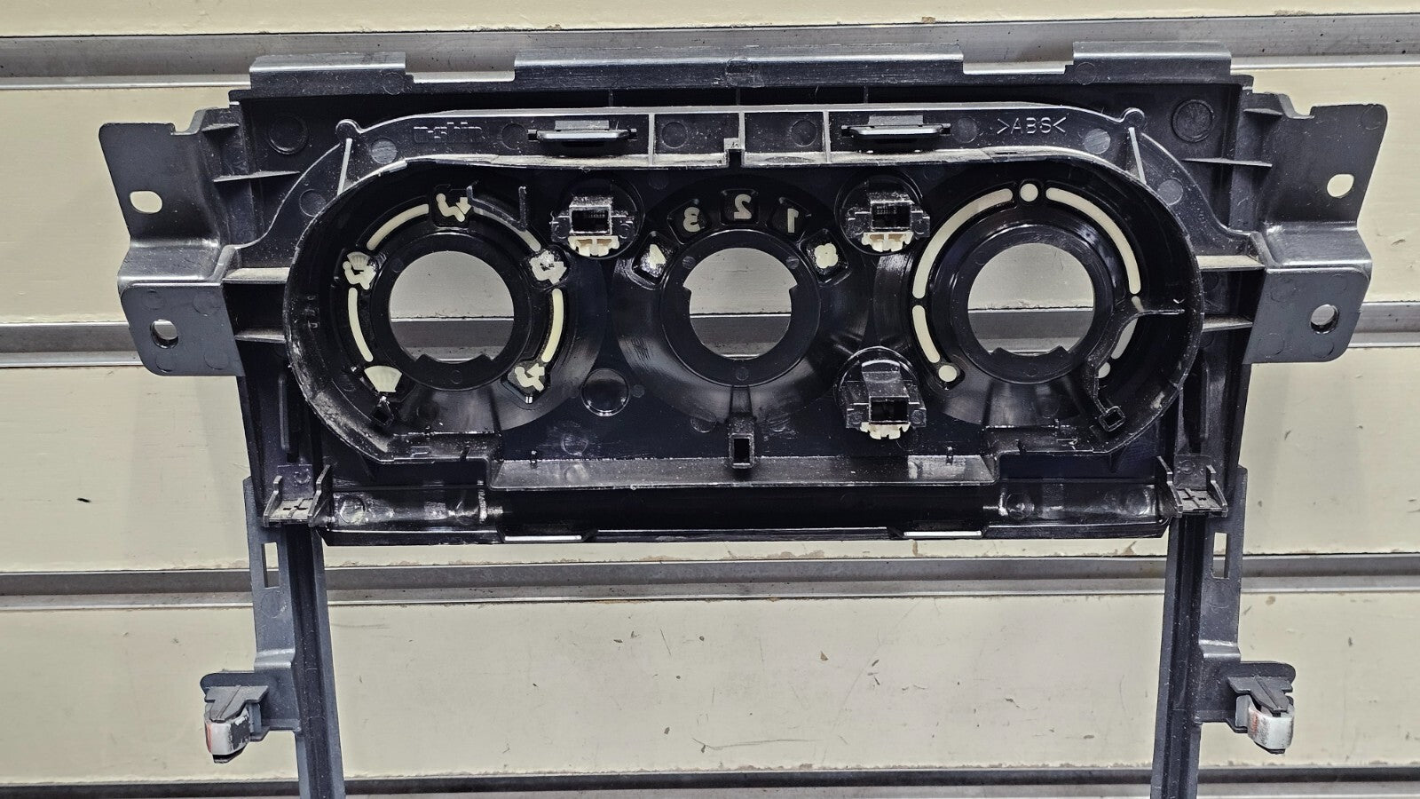 🔥07-13 SUZUKI SX4 DASH FM RADIO STEREO CLIMATE CONTROL BEZEL TRIM PANEL BLACK