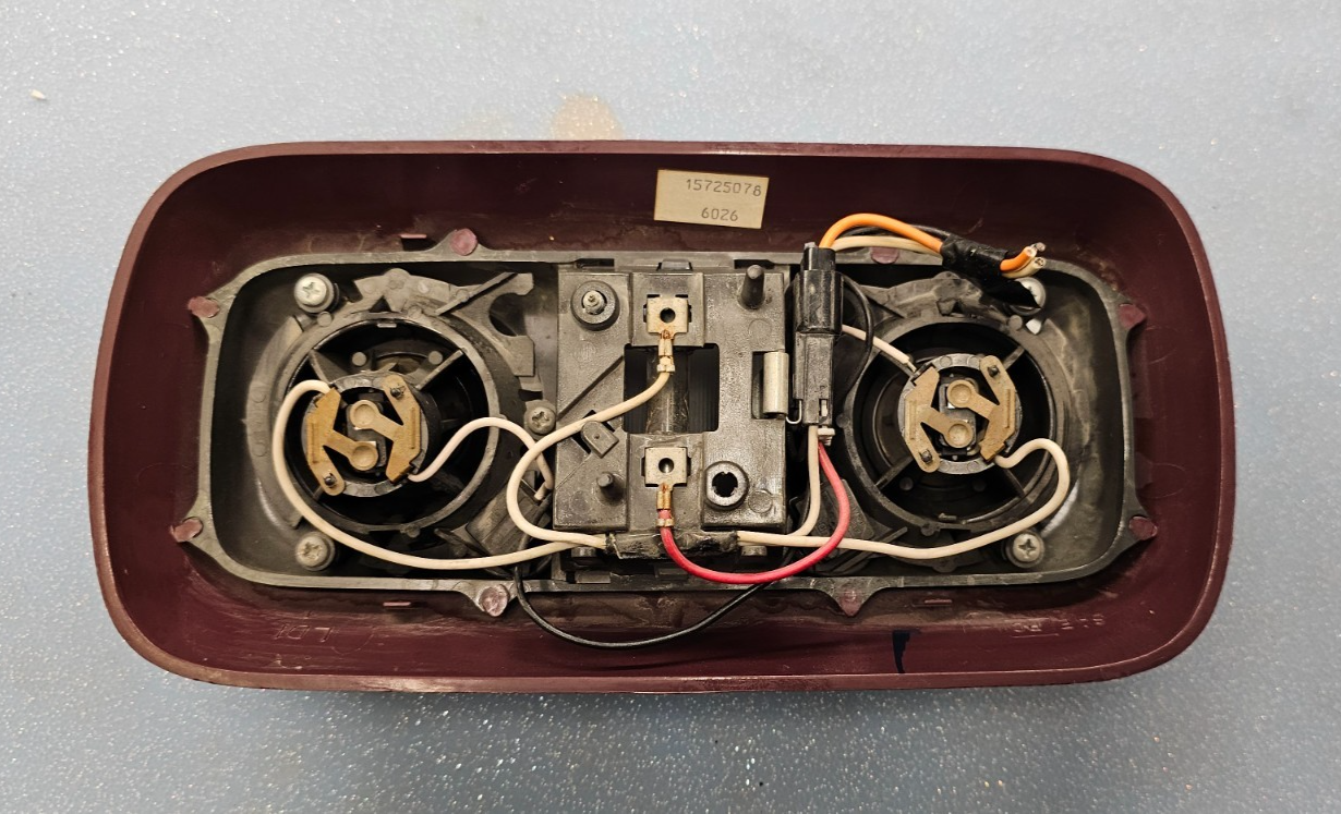🔥1995-2000 Chevy Suburban Tahoe Dome Map Light deep maroon OEM