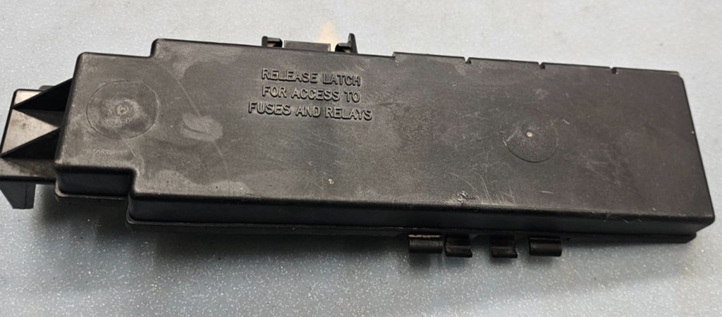 🔥05-07 Liberty Hood Engine Relay Fuse Box Body Control Module Junction Block 
