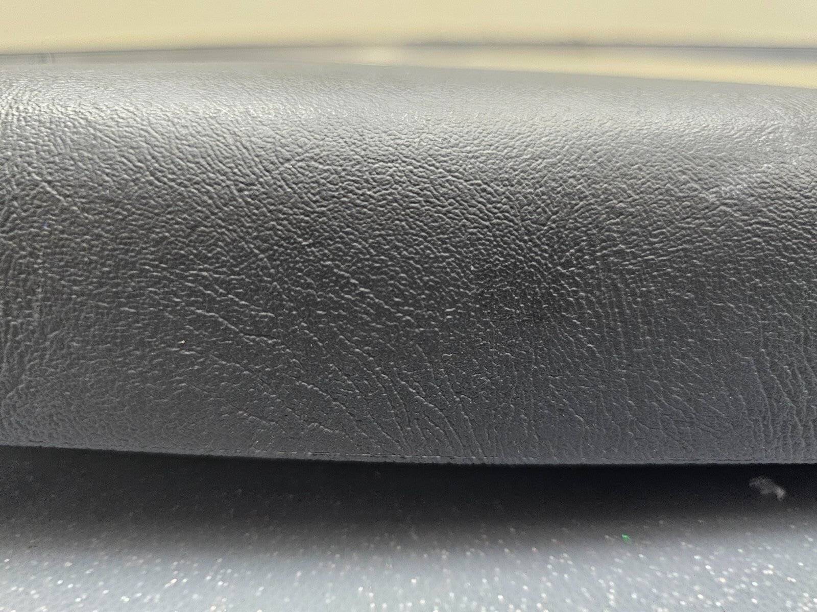 🔥94-97 Blazer Jimmy Sonoma S10 Bravada Armrest Center Console Lid Top Pad Black