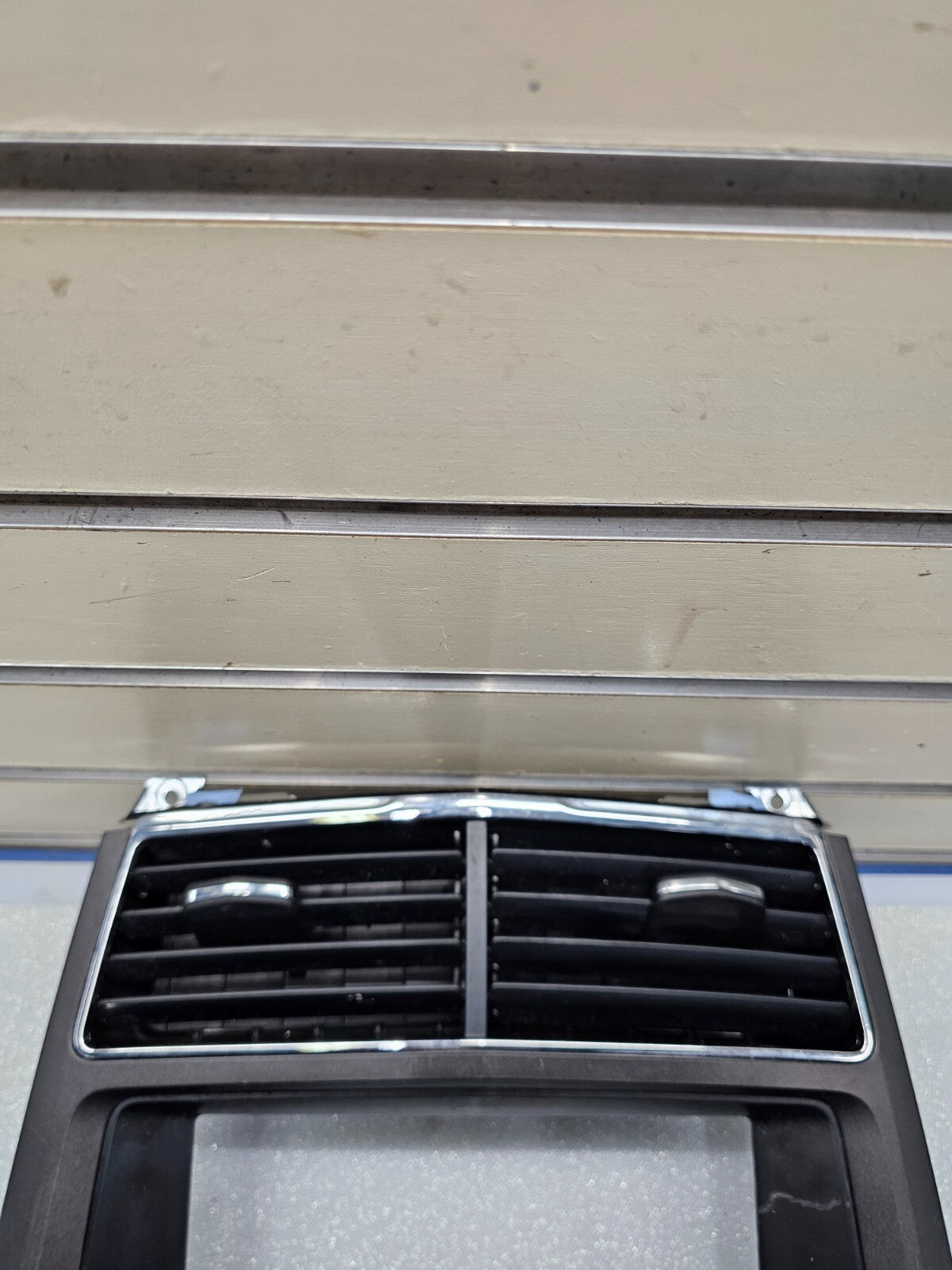 🔥2013 - 2019 Lincoln MKT Dash Navigation Trim Air Vent Bezel OEM DARK GRAY
