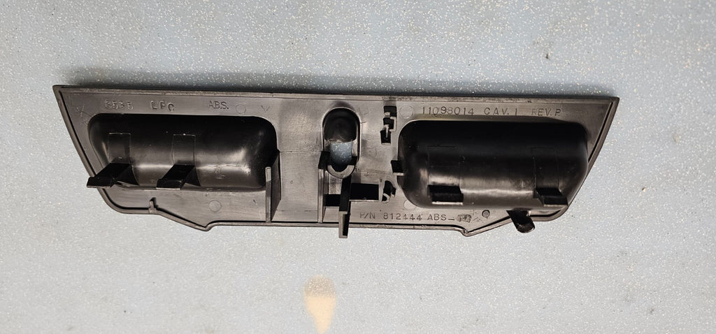 95-06 Silverado Sierra C/K 1500 2500 Center Console Jump Seat Lid Latch Assembly