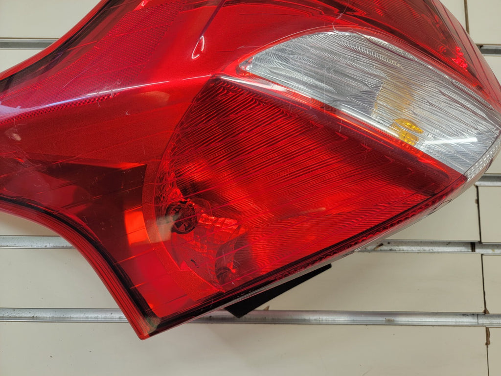 🔥2012-2014 Ford Focus Hatchback Tail Light taillight right passenger side