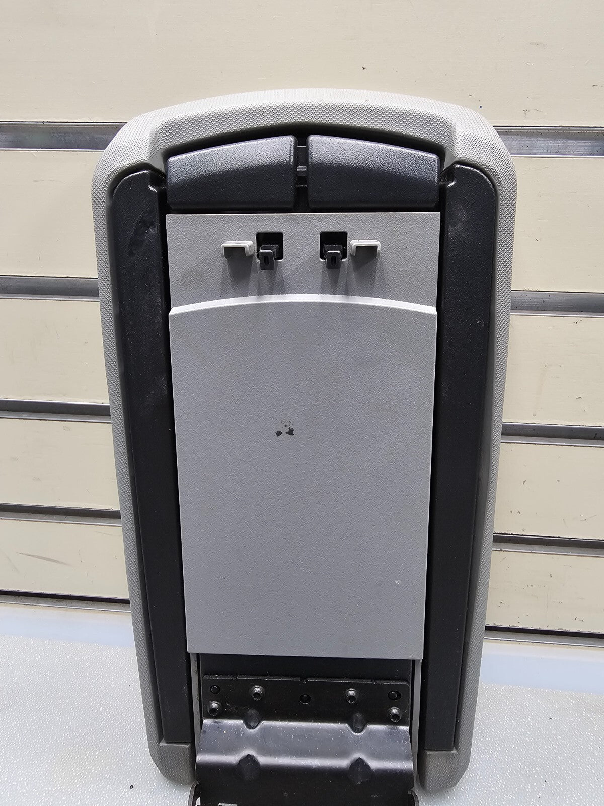 07-10 Chrysler Sebring Center Console Lid Armrest Storage Assembly Top Gray OEM