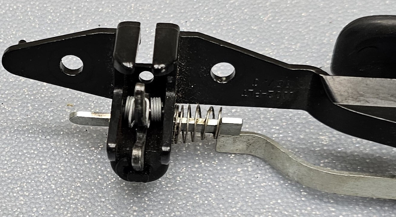 🔥98-04 S10 Blazer Jimmy Sonoma Glove Box Latch Lock Handle Compartment Assembly