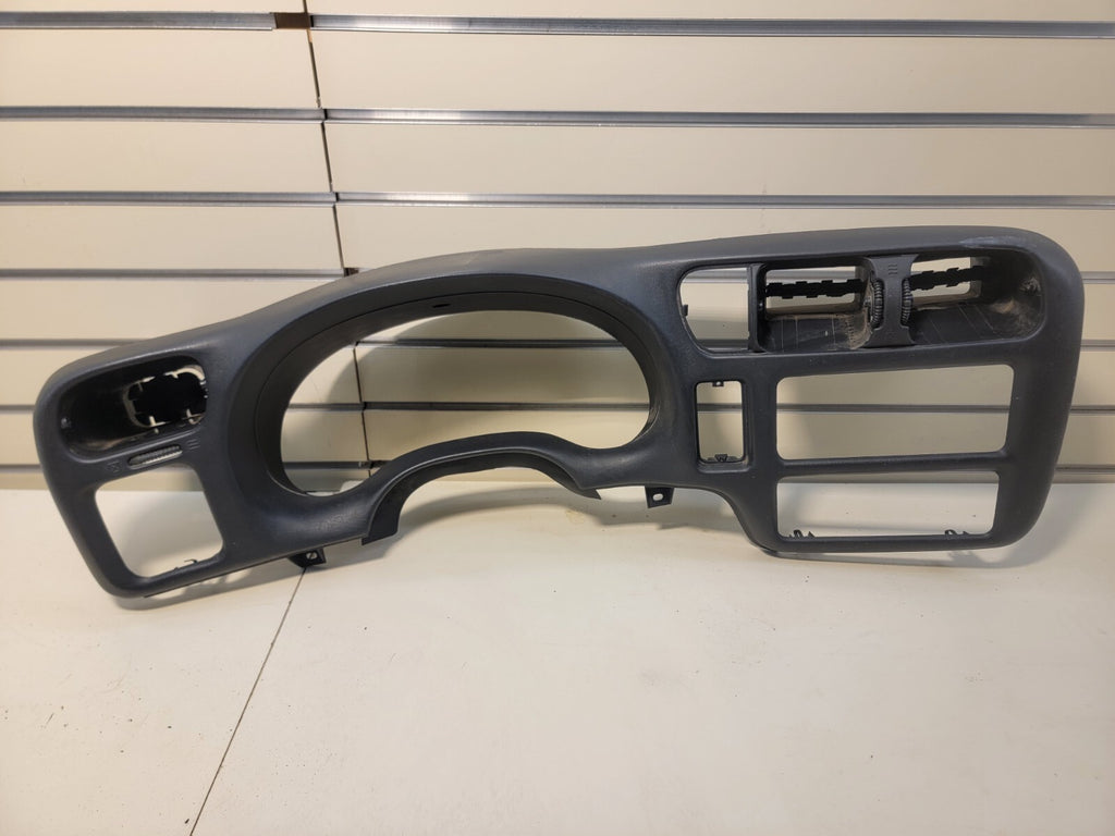 98-04 BLAZER S10 JIMMY SONOMA Cluster Dash Radio Bezel Dark Gray C8
