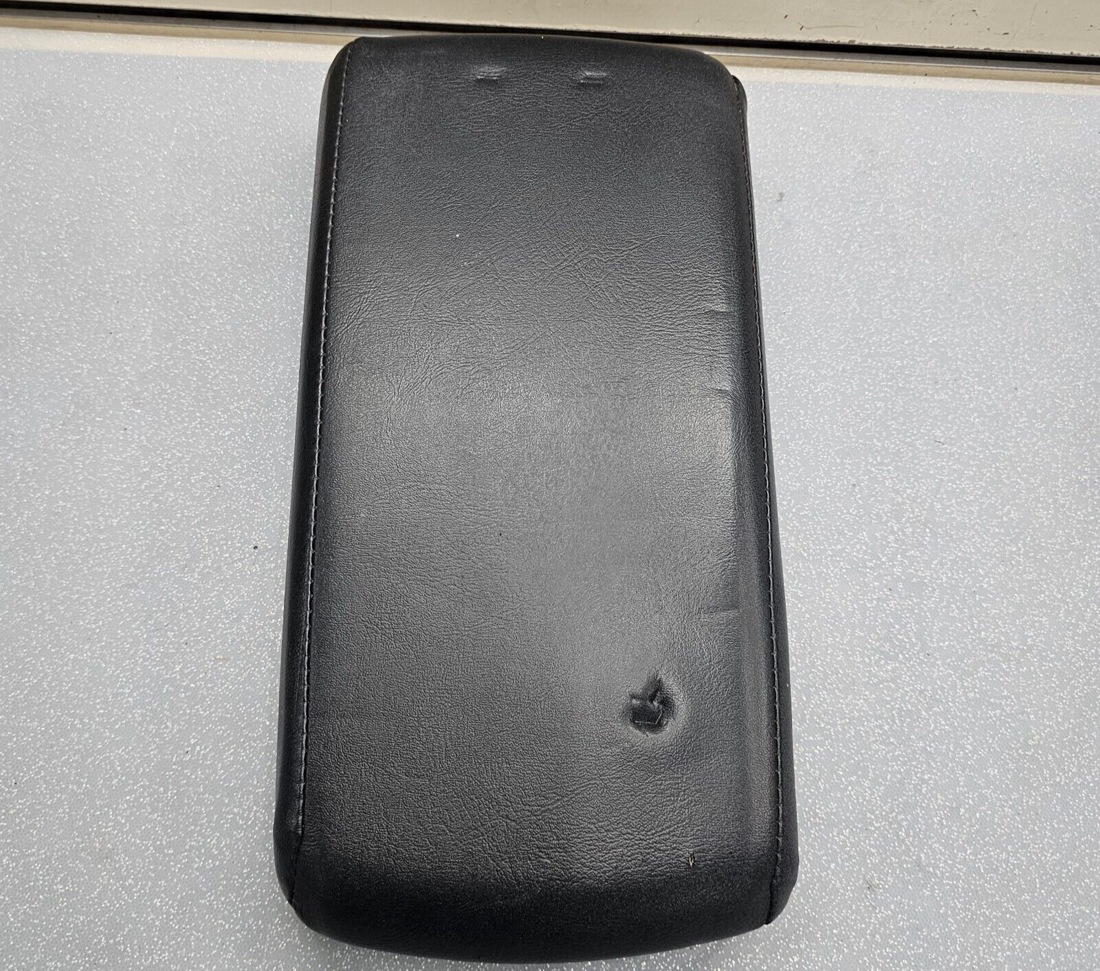 🔥08-10 Dodge Charger Center Console Arm Rest Lid Leather Assembly Cover BLACK