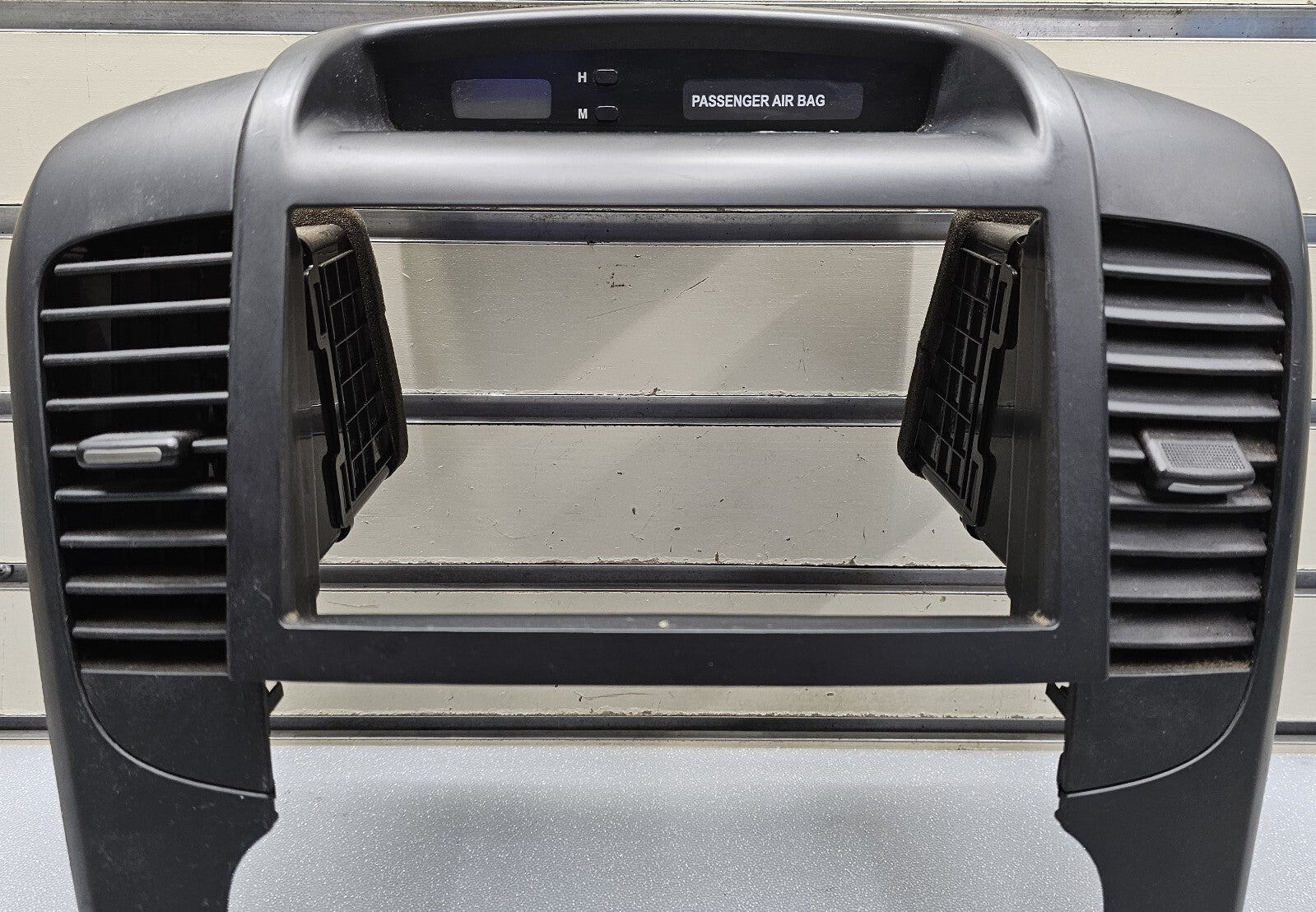 🔥2006-2014 Kia Sedona Center Dash Instrument Panel Radio Bezel Trim AIR VENTS
