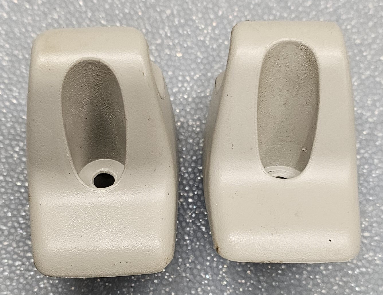 🔥04-12 CHEVY COLORADO GMC CANYON FRONT LEFT RIGHT SUN VISOR CLIPS SET PAIR OEM