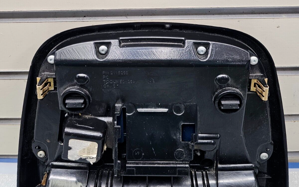 14-20 DODGE DURANGO CENTER OVERHEAD CONSOLE ROOF DOME LIGHT STORAGE COMPARTMENT