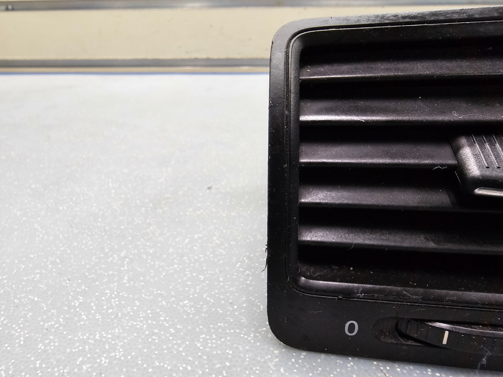 🔥05-10 VOLKSWAGEN JETTA FRONT CENTER DASH RIGHT PASSENGER AIR VENT HEATER BLACK