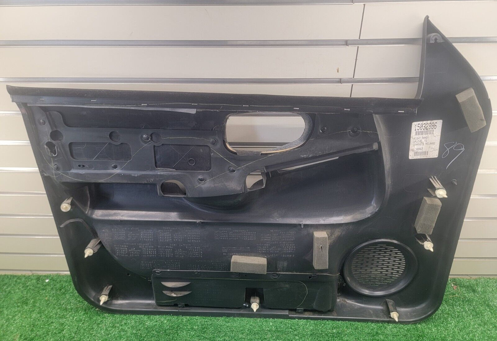98-04 Chevy Blazer Jimmy GMC Sonoma Front Door Panel Passenger Dark Gray