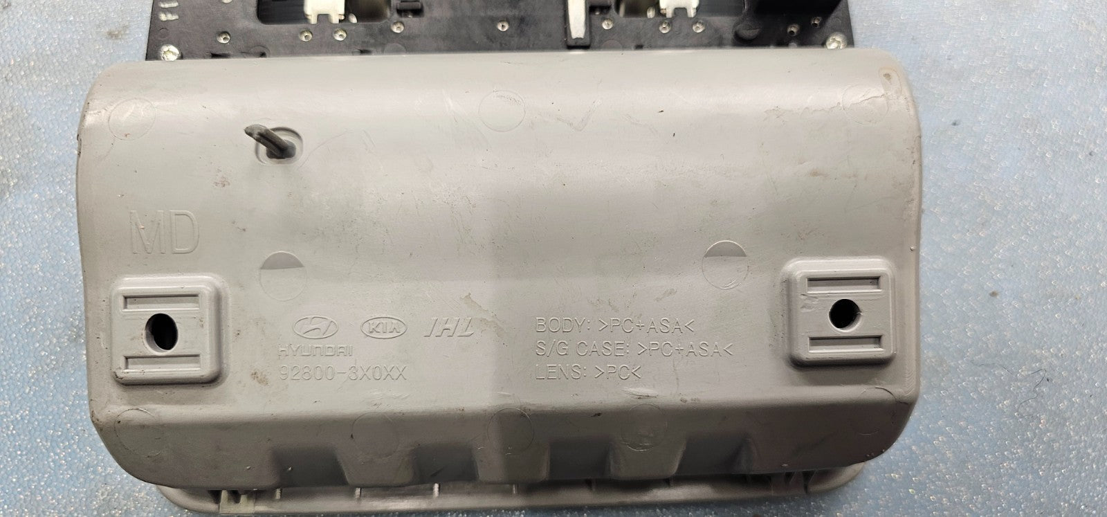 🔥10-13 KIA Forte KOUP INTERIOR OVERHEAD CONSOLE DOME MAP LIGHT GRAY