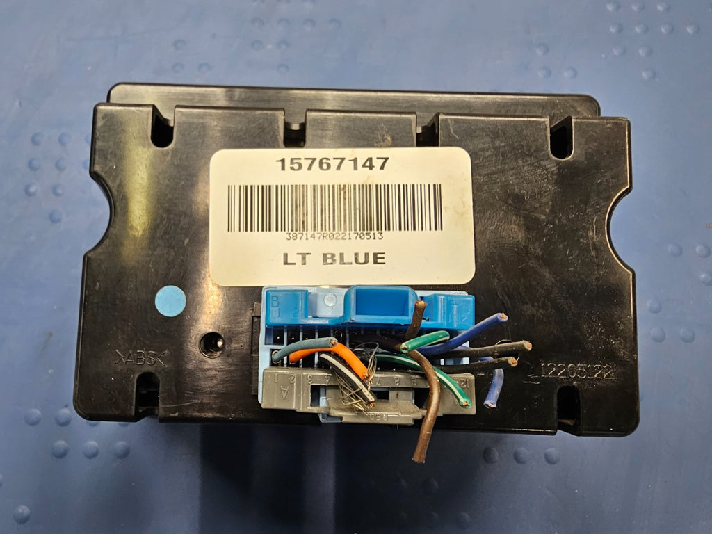 🔥03-06 Tahoe Suburban Yukon Sierra Rear Audio Climate Control Switch Panel OEM