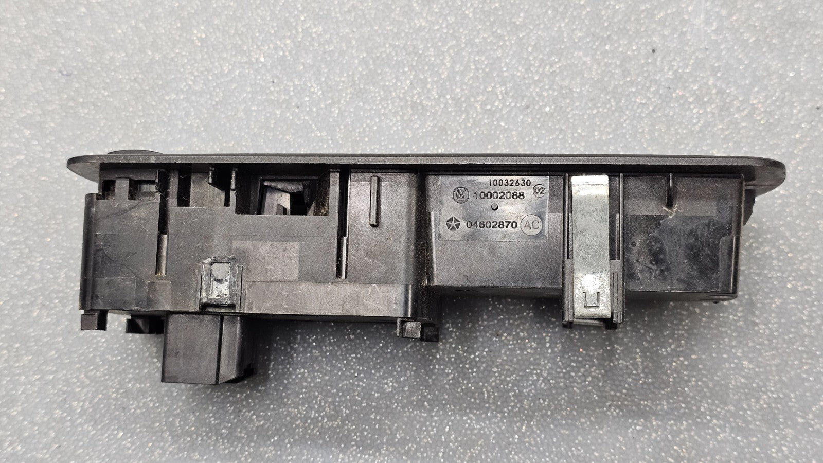 🔥08-11 Grand Caravan Nitro Journey Ram T&C Right Passenger Window Switch BLACK