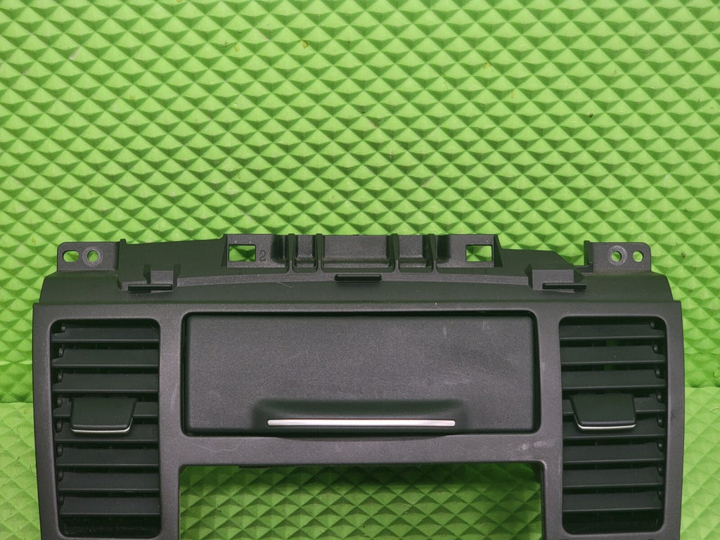 🔥 2007-2012Nissan VERSA Dash Radio Bezel BLACK B74