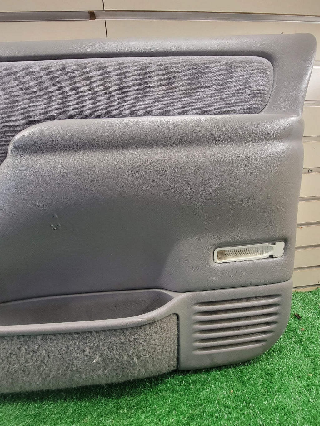 🔥95-99 Chevy GMC Silverado C/K DOOR PANEL Front Passenger Right Gray OEM D2