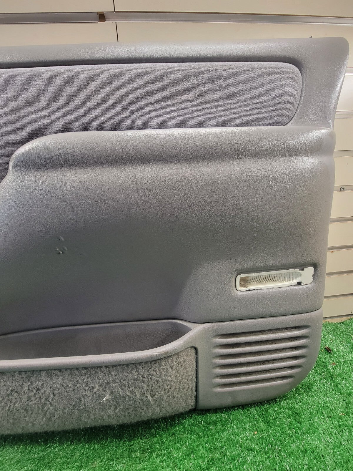 🔥95-99 Chevy GMC Silverado C/K DOOR PANEL Front Passenger Right Gray OEM D2