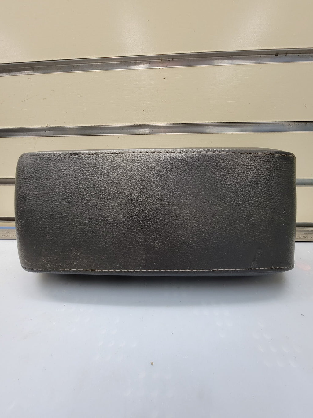 🔥2009-2010 Dodge Journey Center Console Sliding Armrest Lid Assembly OEM Black