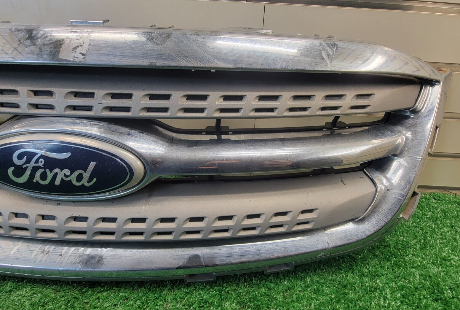 🔥2010-2012 Ford Taurus Upper Front Hood Grille w/Emblem Assembly Chrome SILVER