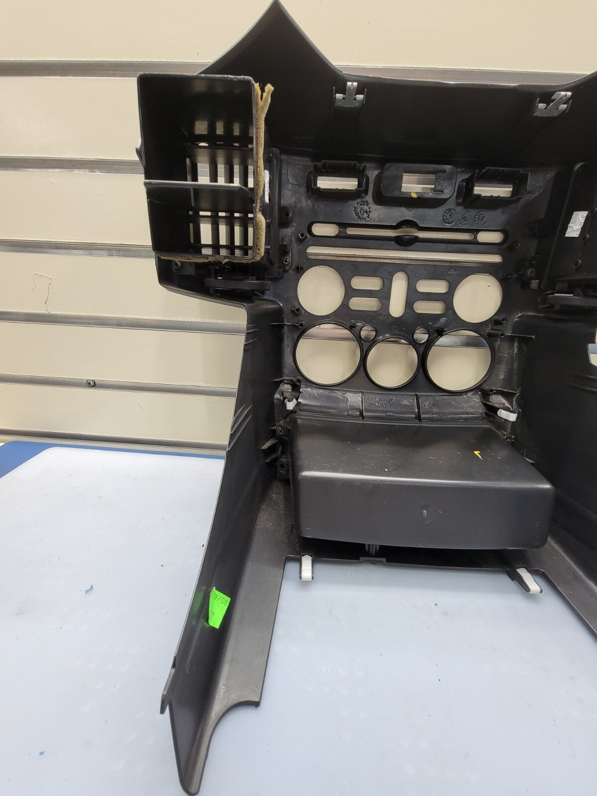 🔥2006-2008 MITSUBISHI ENDEAVOR Dash Trim Central Radio Climate Bezel Black