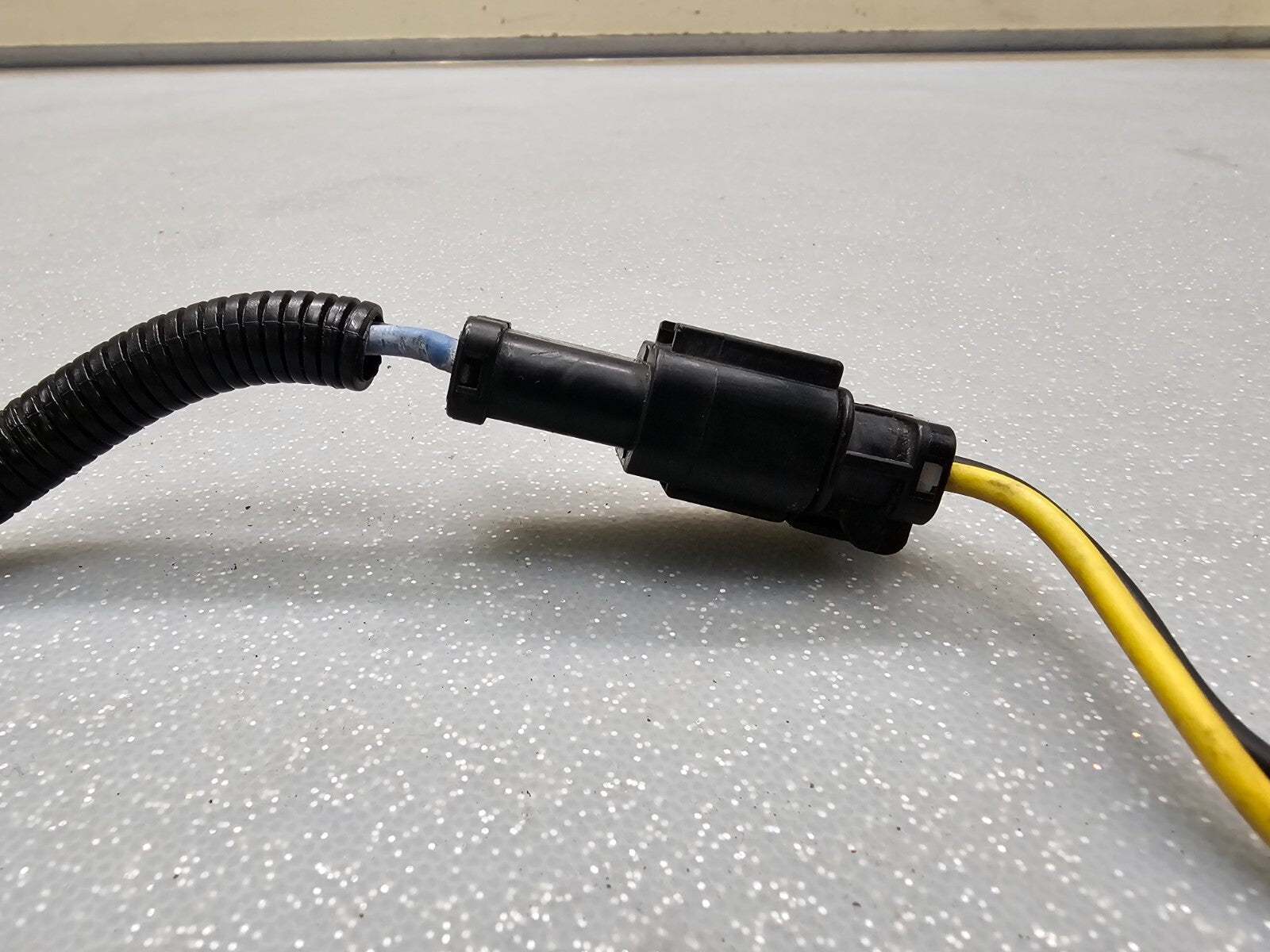 🔥2007-2012 Nissan Versa radiator fan male+female connector