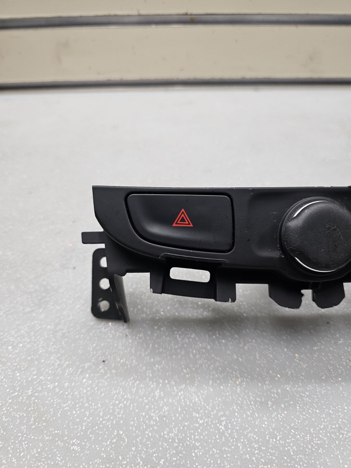 🔥13-16 Chevrolet Chevy Malibu Hazard Switch 12V socket dash console bezel OEM