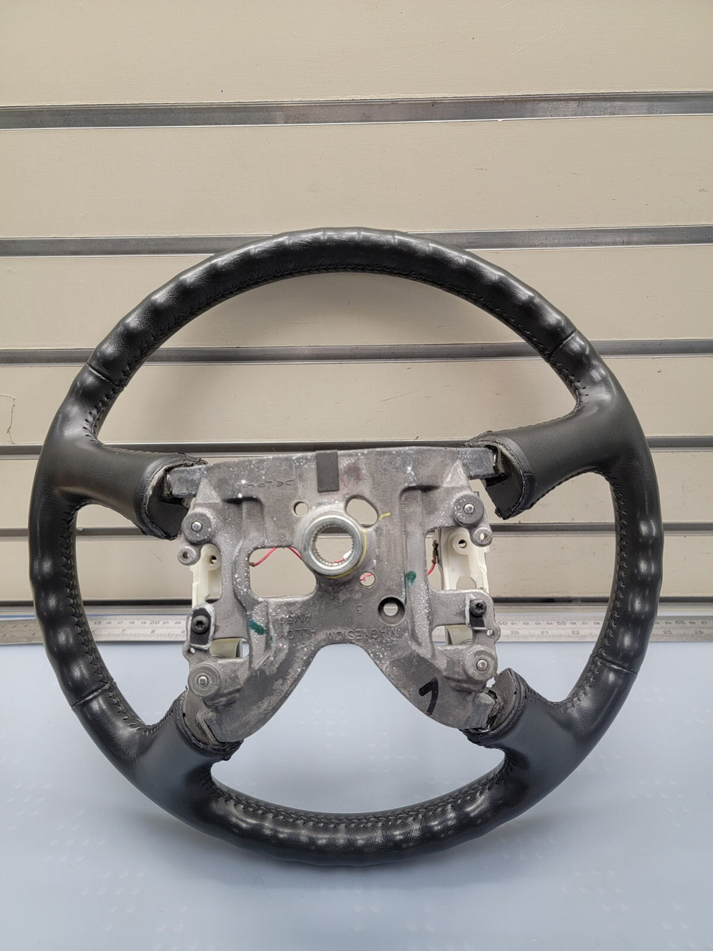 99-02 Chevy Silverado Tahoe Suburban Blazer SONOMA Steering Wheel Leather black