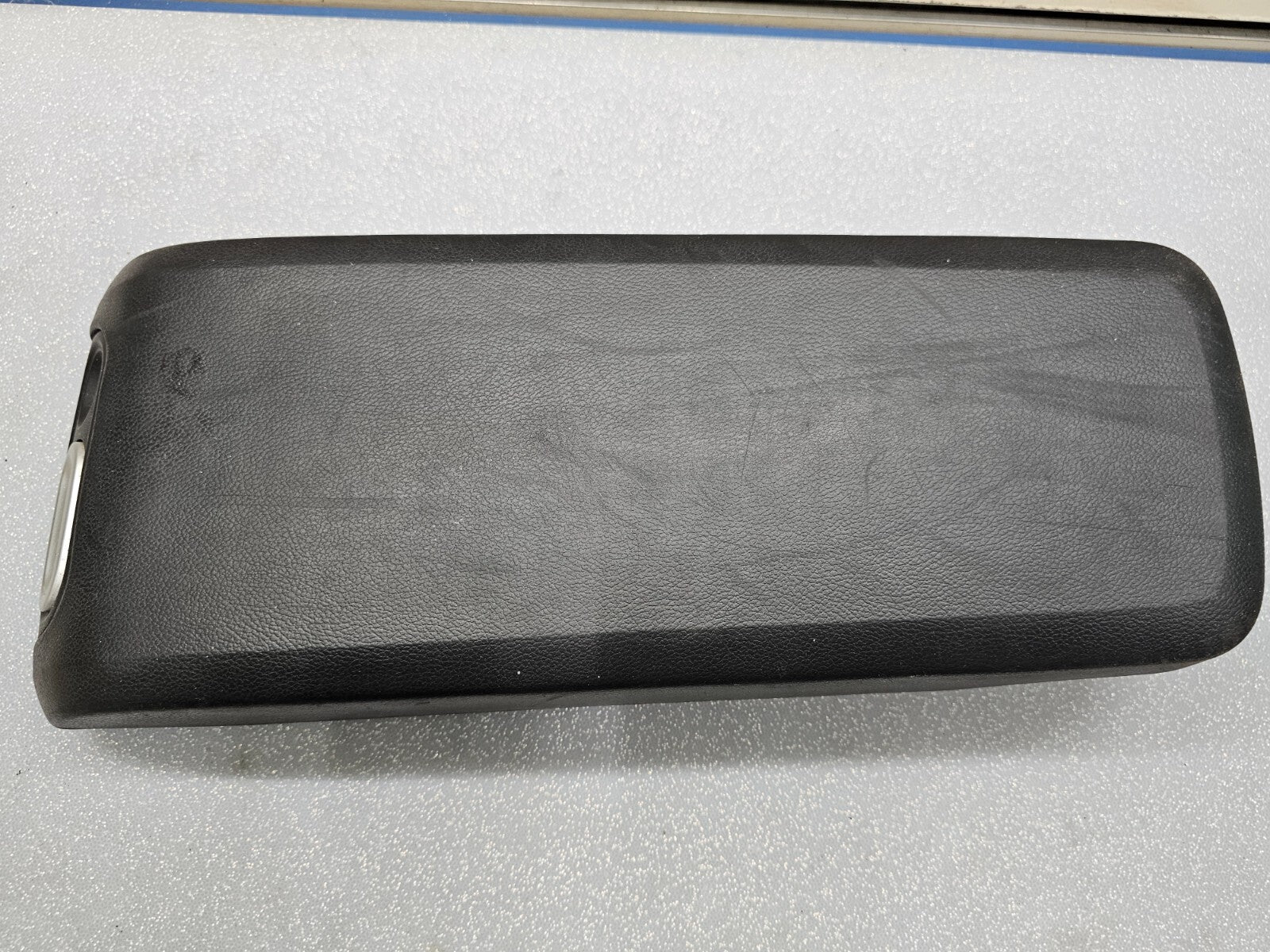 🔥07-12 Mazda CX-7 Center Console  Leather Armrest Top Lid Cover Assembly Black