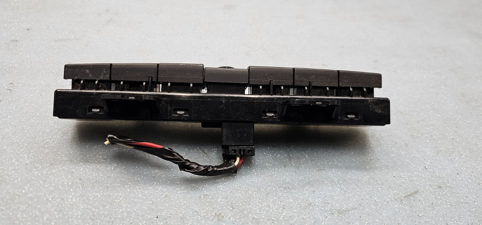 🔥08-09 Jeep Liberty Hazard Traction Control 4 Gang Switch Switch Panel Black