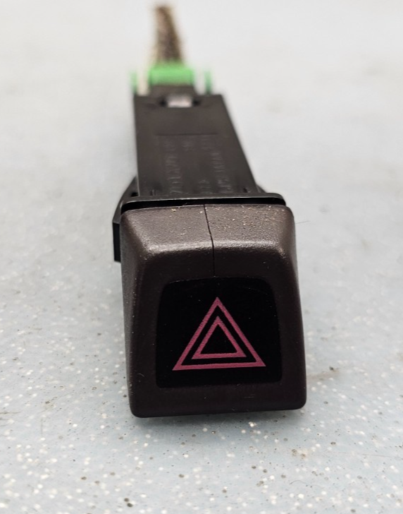 🔥2007-2011 VOLVO C30 C70 S40 V50 XC60 HAZARD EMERGENCY SWITCH BUTTON OEM