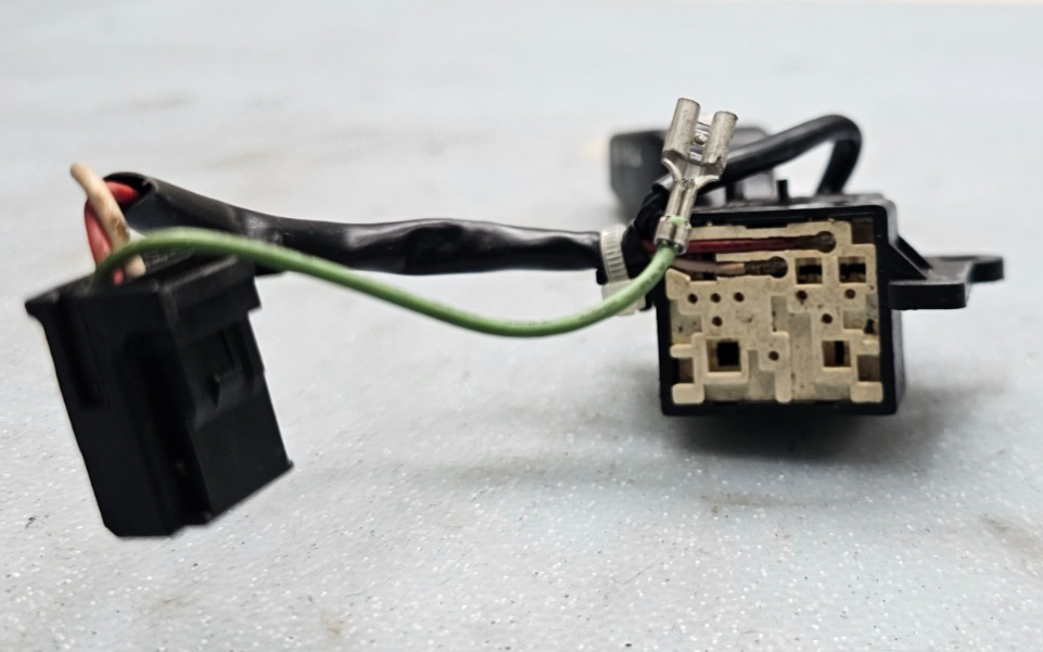 🔥03-08 Toyota Corolla Matrix Vibe Steering Wheel Cruise control Switch Assembly