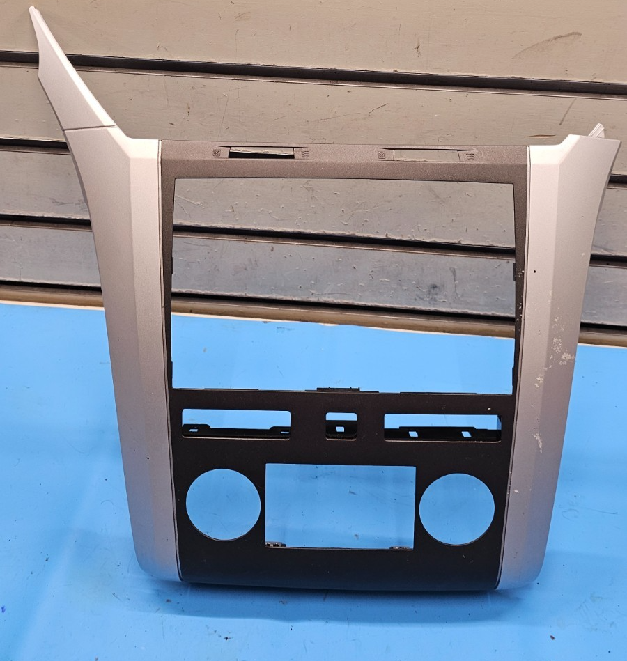 🔥09-12 Traverse Dash AM Radio Stereo Climate Control Cover Bezel silver/Black