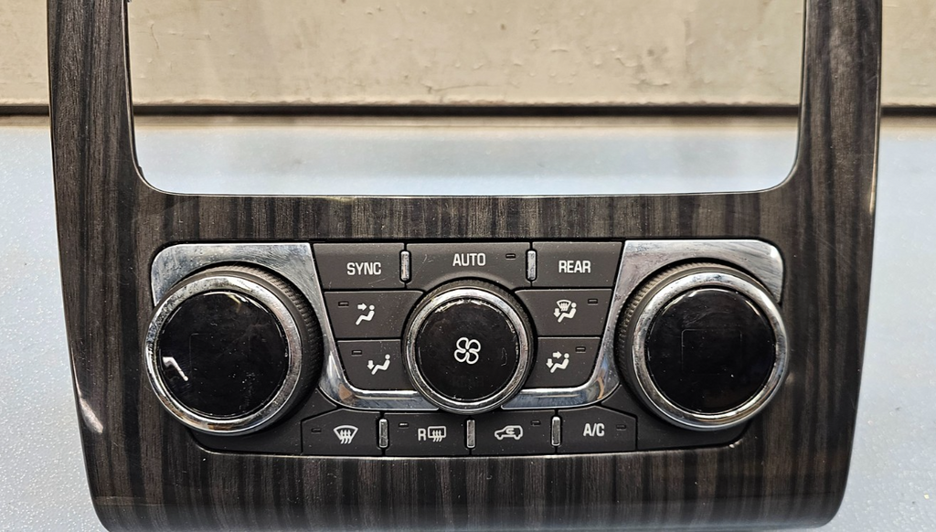 🔥13-17 Buick Enclave Dash Radio Stereo Receiver Climate Control Bezel Black