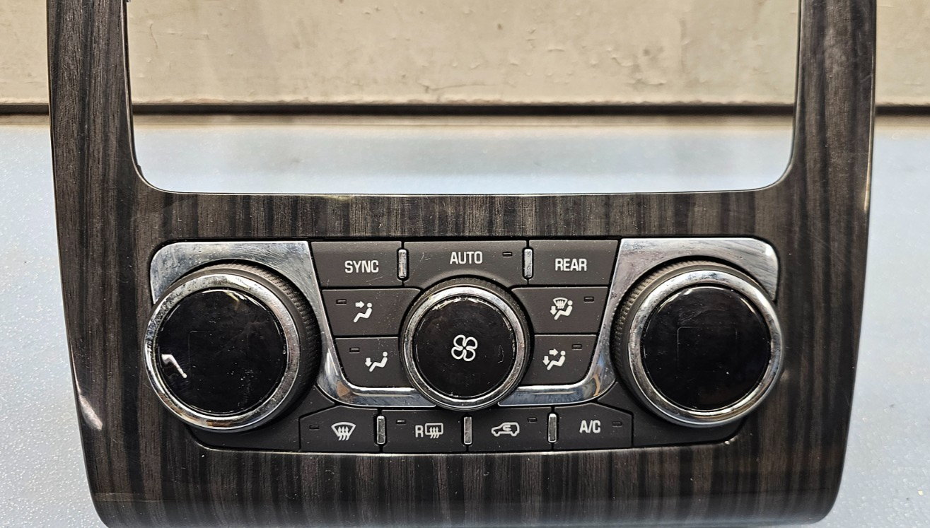 🔥13-17 Buick Enclave Dash Radio Stereo Receiver Climate Control Bezel Black