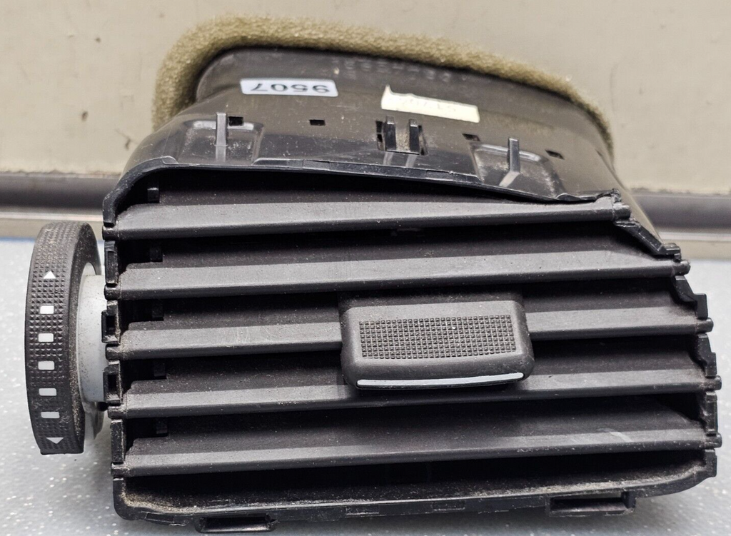 🔥07-13 Suburban TAHOE YUKON Dash A/C Air Vent Front Right Passenger Black VT16
