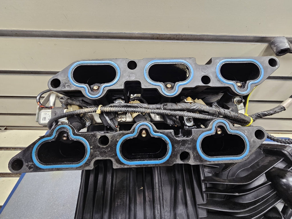🔥05-07 Ford 500 Freestyle Upper Intake Manifold 3.0L Plenum OEM