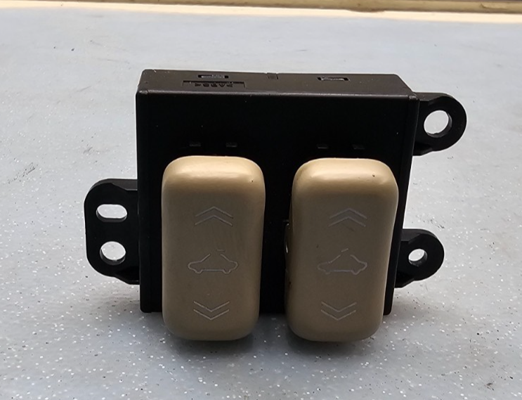 🔥05-11 Lucerne Cadillac STS GM Moon Sun Roof Sunroof Light Switch Assembly