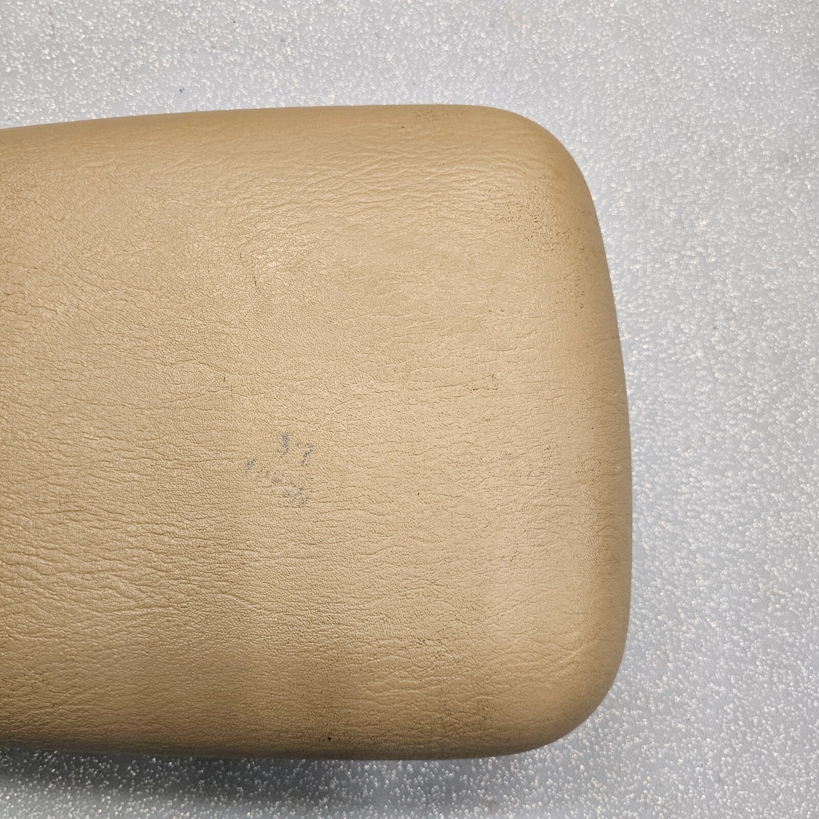 🔥99-04 Grand Cherokee Armrest Center Console Lid Top Pad Cover Assembly Tan OEM