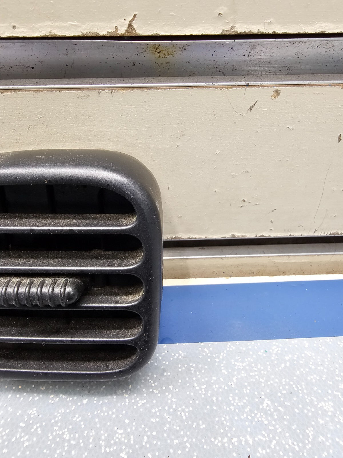 98-01 Dodge Ram Dash Right Passenger Heater Climate Air Vent Filter Conditioner