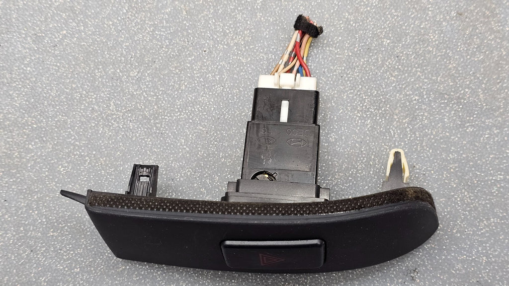 🔥06-08 Hyundai Sonata Hazard Hread Light Lamp Control Switch Bezel Black OEM