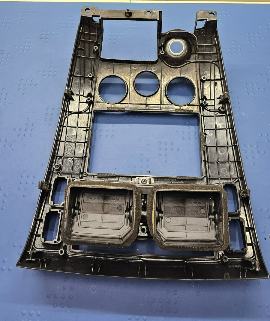 🔥06-09 Hyundai Tucson Trim Cover Panel Bezel Audio Radio Climate Front